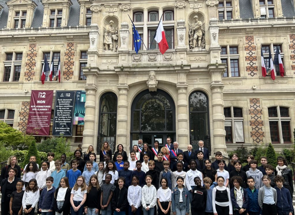 Rassemblement place de la mairie